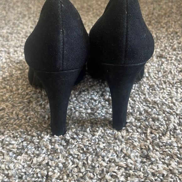 Ann Taylor Size 9 Open Toe Heels. Light scratches at front but wont be able to n - Picture 9 of 10
